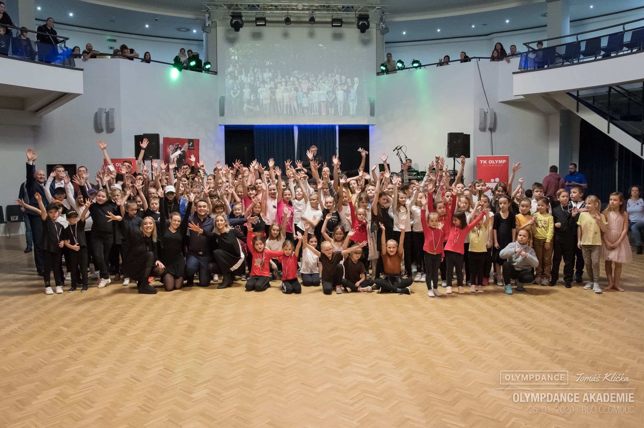 Společné foto závěrečného vystoupení Olymp Dance